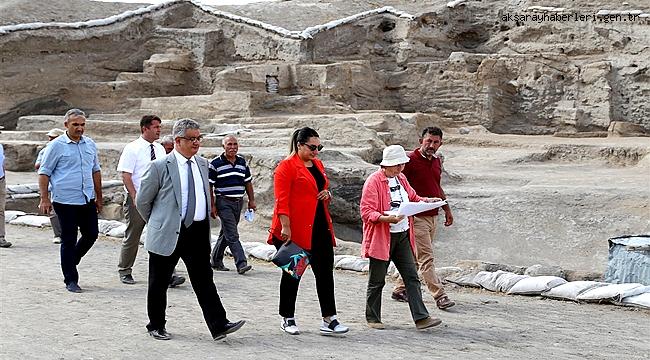 AKSARAY'DA YAPILAN KAZIDA İKİ AYRI SARAY VE YERLEŞİM YERLERİ BULUNDU