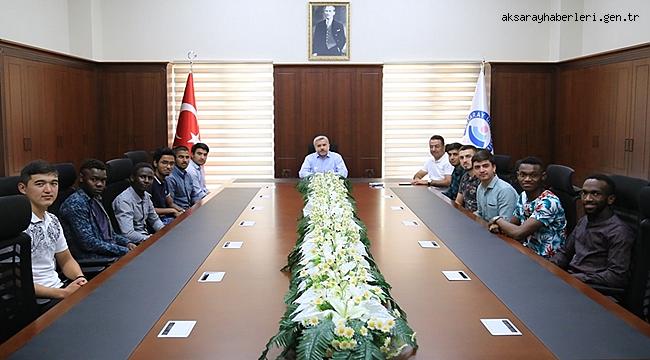 ULUSLARARASI İHL MÜDÜRÜ VE ÖĞRENCİLER ŞAHİN’İ ZİYARET ETTİ