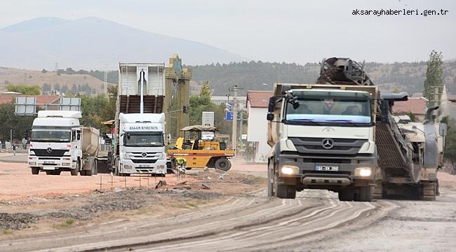 AKSARAY'DA YOL AÇMA ÇALIŞMALARINA DEVAM EDİLİYOR