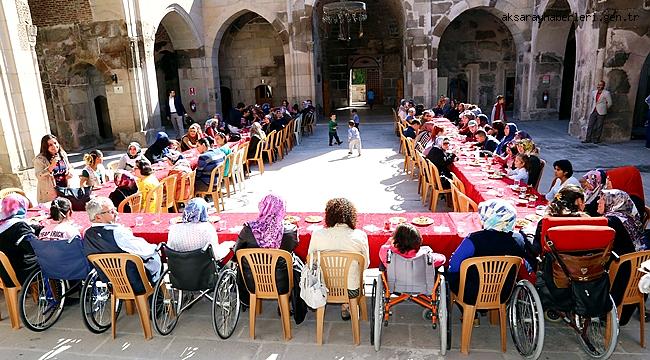 AKSARAY'DA ÖZEL ÇOCUK VE AİLELERİNE AŞURE ETKİNLİĞİ