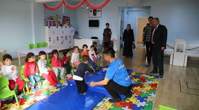 ŞAHİN, KAMPÜSTEKİ ANAOKULUNU ZİYARET ETTİ