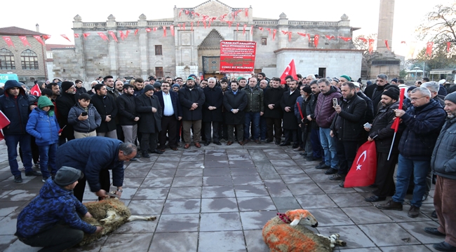 AKSARAY'DA SABAH NAMAZINDA MEHMETÇİK VE YEMEN İÇİN DUA BULUŞTULAR