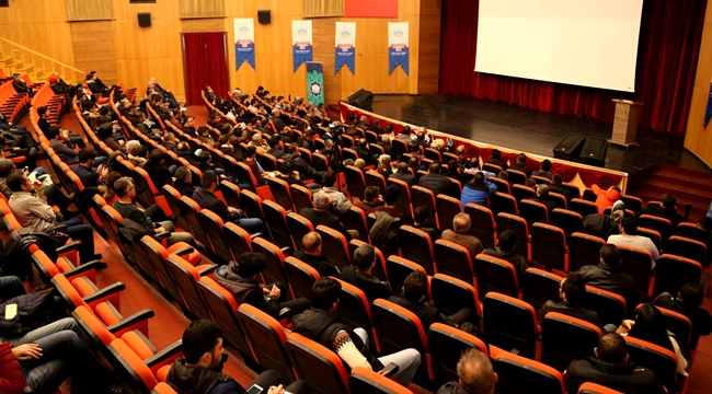 AKSARAY'DA "Bİ DOLU MEDYA" GÖSTERİSİ GÜLDÜRDÜ