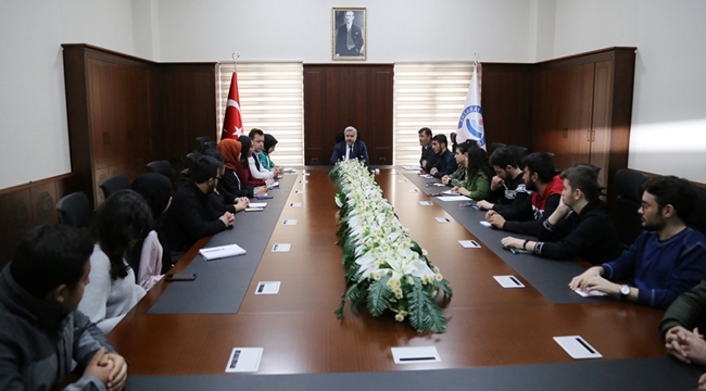 ŞAHİN, ÖĞRENCİ TOPLULUKLARI TEMSİLCİLERİYLE BULUŞTU