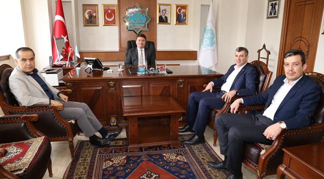 AK PARTİ HEYETİNDEN BAŞKAN EVREN DİNÇER’E HAYIRLI OLSUN ZİYARETİ