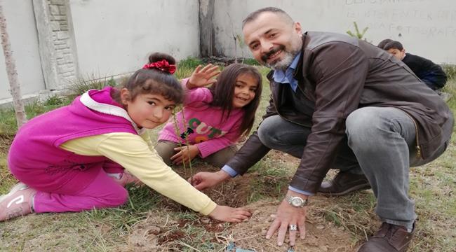 Aksaray'da Beyazay'ın Küçük Ellerinde, Fidanlar Toprakla Buluştu