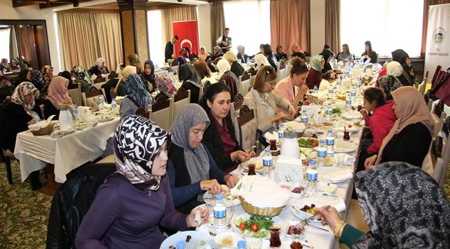 AKSARAY'DA ŞEHİT ANNELERİNE ÖZEL 'ANNELER GÜNÜ' KUTLAMASI