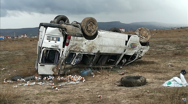 AKSARAY'DA SÜT FABRİKASI ARACI DEVRİLDİ 1 YARALI