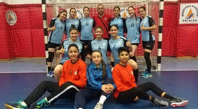 AKSARAY BELEDİYE SPOR'UN KÜÇÜK KIZLARI TÜRKİYE 6.SI OLDULAR