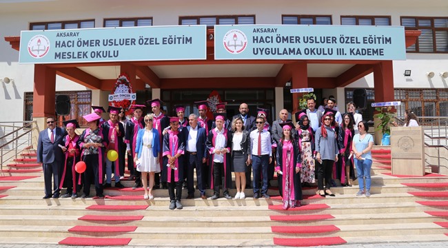 AKSARAY'DA ÖZEL ÇOCUKLARIN MEZUNİYET SEVİNCİ