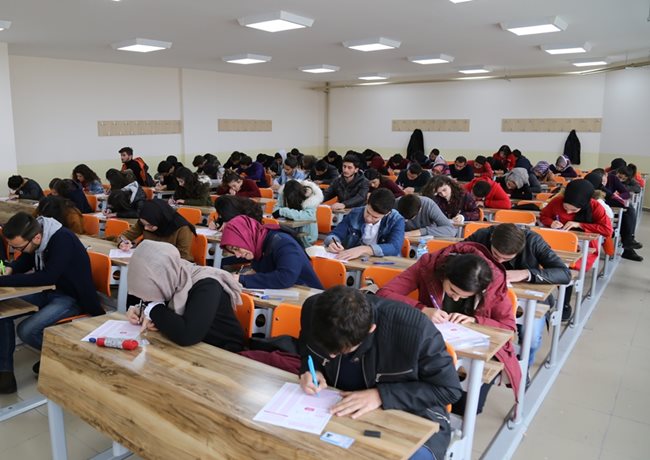 AKSARAY'DA YKS'YE 10 BİN 225 ADAY KATILACAK