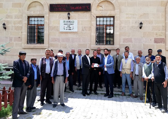 ARMUTLU KÖYÜ AFRİKA'DA BİR SU KUYUSU AÇTIRACAK