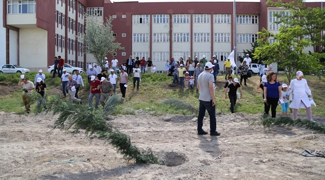 FİDAN DİKMEK, ÖLMEZ BİR ESER BIRAKMAKTIR