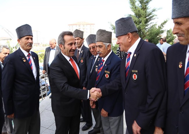 KIBRIS GAZİLERİNE MADALYA VE BERAT'LARI TÖRENLE TAKDİM EDİLDİ