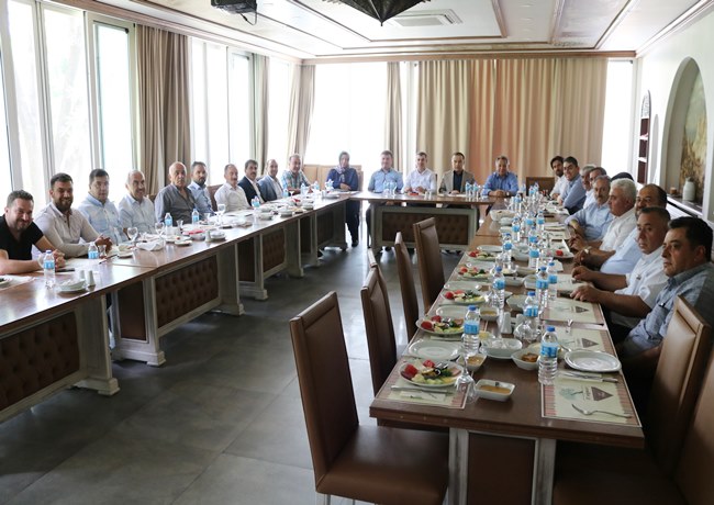 AK PARTİ BELEDİYE BAŞKANLARI BİR ARAYA GELDİ
