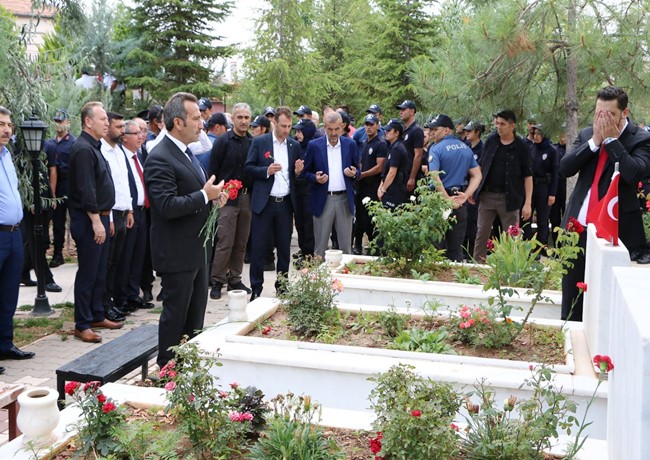 AKSARAY'DA 15 TEMMUZ GÜNÜ NEDENİYLE ŞEHİTLİK ZİYARET EDİLDİ, ŞEHİTLER İÇİN MEVLİD-İ ŞERİF OKUNDU