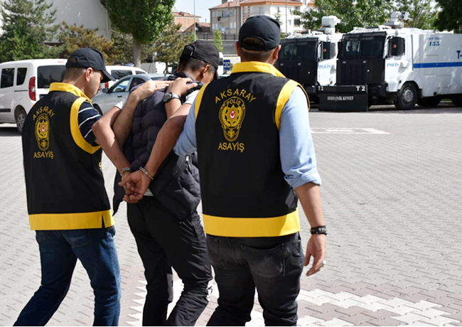 AKSARAY'DA TOPLAMDA 30 YILDAN FAZLA CEZASI BULUNAN 6 KİŞİ YAKALANDI