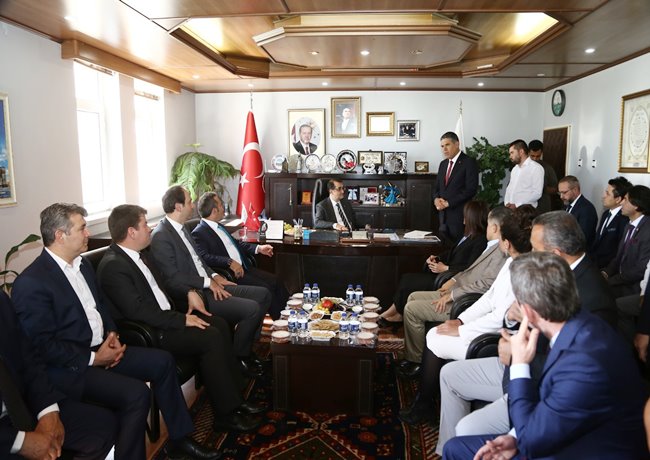 ATSO BAŞKANI GÖKTAŞ GÜNEŞ ENERJİSİ OSB DOSYASINI PROTOKOL İLE BİRLİKTE BAKANA SUNDU