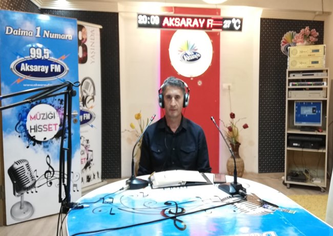 ULUSLARARASI YAMAÇ PARAŞÜTÇÜLERİ AKSARAY FM DE KONUK OLDULAR