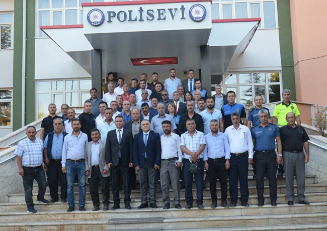 AKSARAY POLİS EVİNDE MUHTARLARLA HUZUR TOPLANTISI