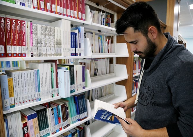 ASÜ KÜTÜPHANESİ’NDE KİTAP SAYISI 115 BİNİ AŞTI