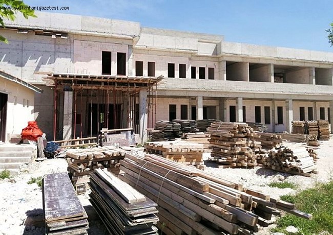 SULTANHANI İLÇE HALKI YARIM KALAN DEVLET HASTANELERİNİN TAMAMLANMASINI İSTİYOR