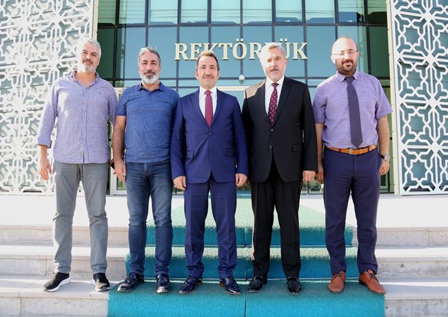 VALİ ALİ MANTI'DAN REKTÖR ŞAHİN'E NEZAKET ZİYARETİ 