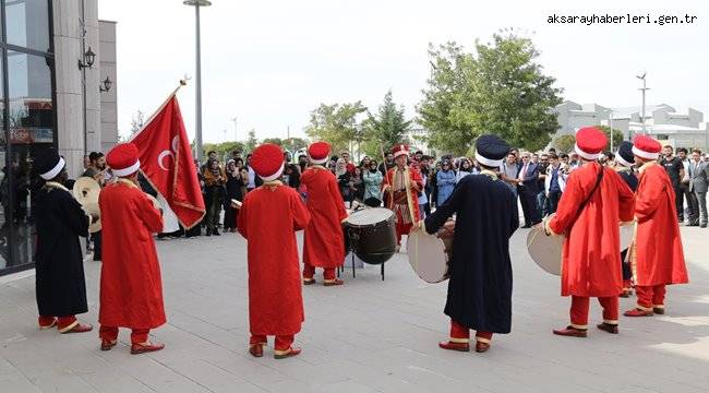 ASÜ MEHTER TAKIMINDAN MİNİ KONSER