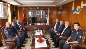 Vali Ali Mantı Gülağaç İlçe Belediye ve Demirci Belde Belediye Başkanlığını ziyaret etti