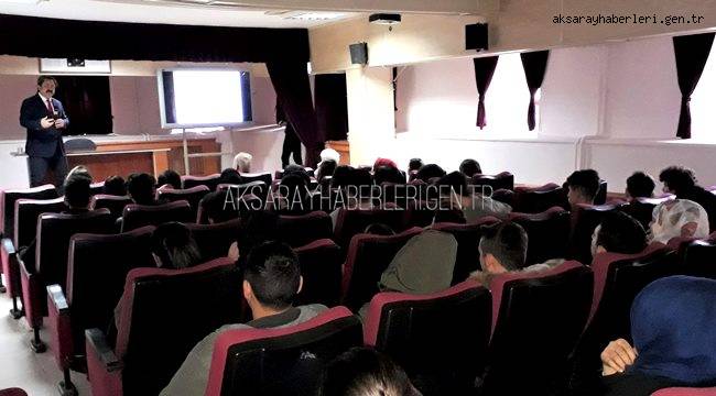 AKSARAY ANADOLU LİSESİNDE GENÇLİĞİN DEĞER ALGISI KONFERANSI