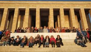 Aksaray Anneler Derneği Anıtkabir ziyareti gerçekleştirdi