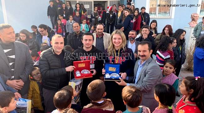 BİLKENT ÜNİVERSİTE ÖĞRENCİLERİ ESKİL İLÇESİNE KÜTÜPHANE YAPTILAR