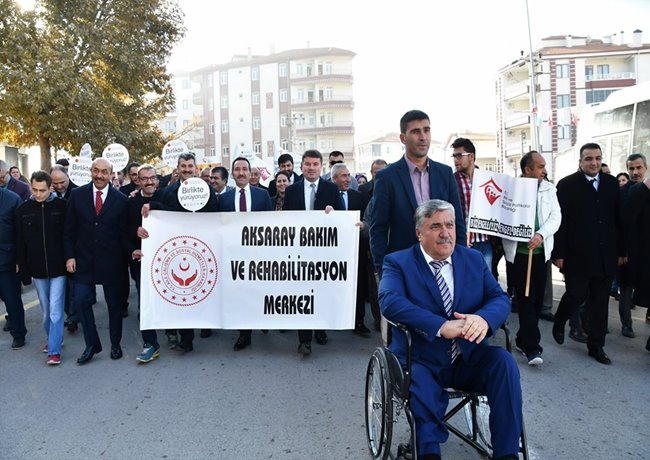 AKSARAY'DA 3 ARALIK DÜNYA ENGELLİLER GÜNÜ YÜRÜYÜŞÜ YAPILDI