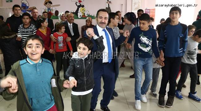 AKSARAY VALİSİ ALİ MANTI ÖZEL ÇOCUKLARLA HÜDAYDA OYNADI