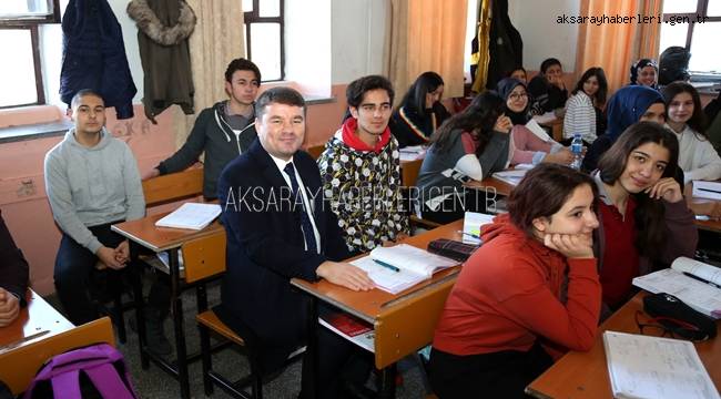 BAŞKAN DİNÇER, 21 YIL ÖNCE MEZUN OLDUĞU AKSARAY LİSESİNDEN GENÇLERE SESLENDİ