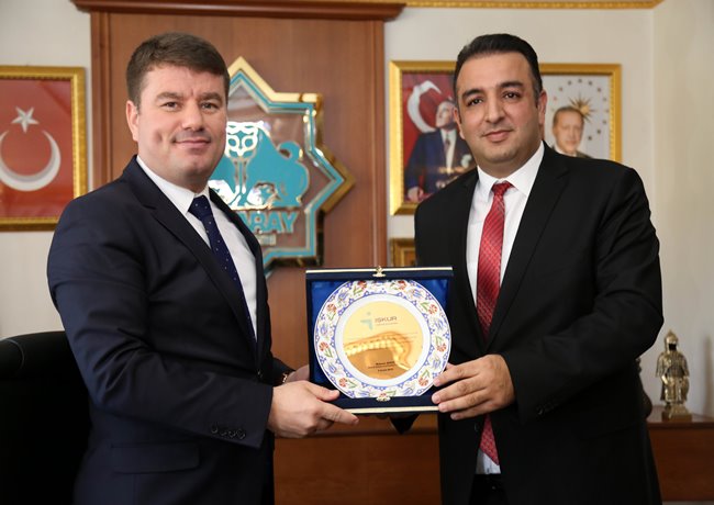 İŞKUR’DAN EN ÇOK ENGELLİ İSTİHDAM EDEN AKSARAY BELEDİYESİNE TEŞEKKÜR PLAKETİ