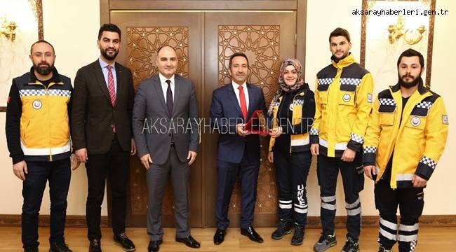 VALİ ALİ MANTI DAN AKSARAY DAKİ TATBİKATTA BAŞARI GÖSTEREN EKİBE PLAKET
