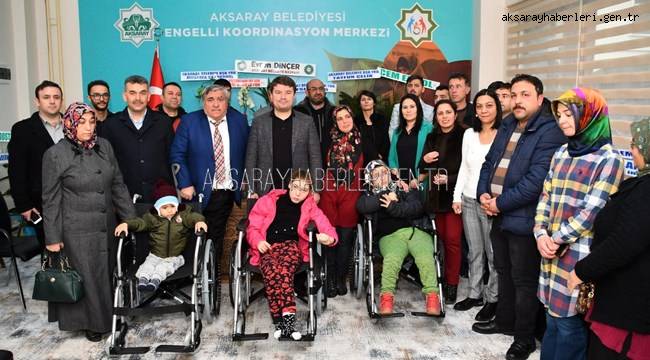 HAYIRSEVER ÇAPAN KOÇAK’DAN İHTİYAÇ SAHİBİ ENGELLİLERE TEKERLEKLİ SANDALYE BAĞIŞI