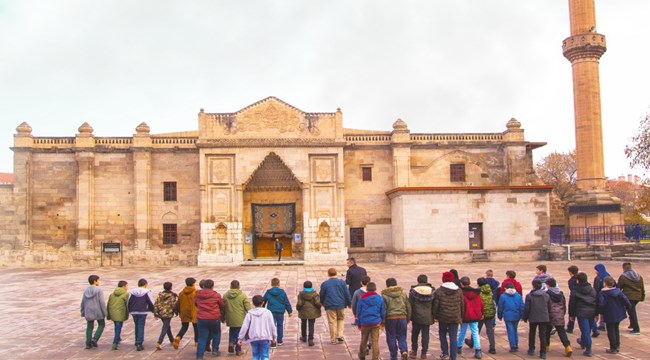 AKSARAY'DA 'CAMİYE KOŞUYOR, NAMAZLA BULUŞUYORUZ' ETKİNLİĞİ