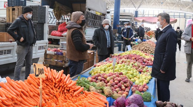 AK PARTİ AKSARAY İL BAŞKANI ALTINSOY, PAZARCI ESNAFINI ZİYARET ETTİ