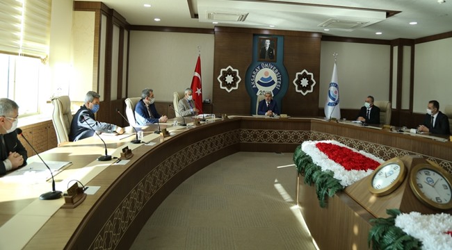 ASÜ'DE DAİRE BAŞKANLARI YIL BOYUNCA YAPILACAK ÇALIŞMALARI ANLATTI