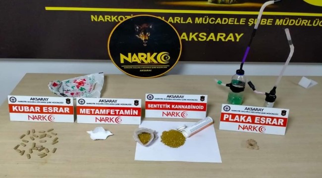 AKSARAY'DA SOKAK SATICILARINA UYUŞTURUCU OPERASYONU: 5 TUTUKLAMA