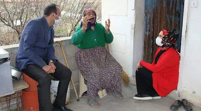 BİR KADIN OKUR DÜNYAYI DEĞİŞTİRİR, ETRAFINA NUR SAÇAR