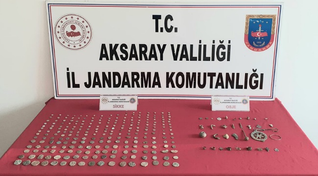 Aksaray'da 279 adet tarihi sikke ve objeyi satmak isteyen 2 kişi suçüstü yakalandı 