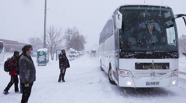 AKSARAY'DA KAR YAĞIŞI ETKİLİ OLUYOR, YOLLARDA SON DURUM!