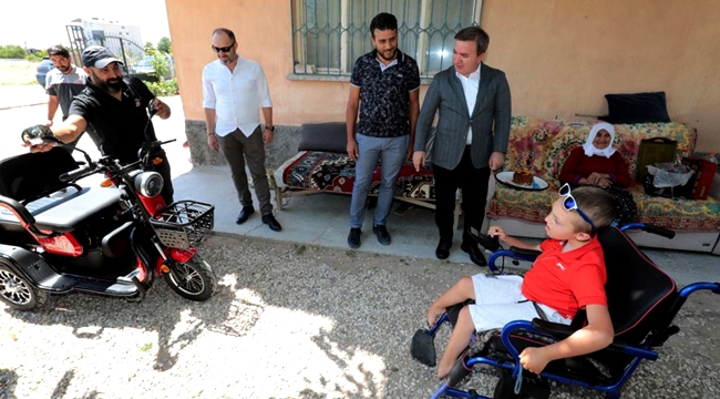 DMD HASTASI 10 YAŞINDAKİ RAMAZAN’A DOĞUM GÜNÜ SÜRPRİZİ