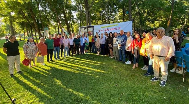 YEŞİL DOĞA DERNEĞİNDEN DUAYEN GAZETECİLERE PLAKET!