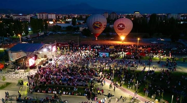 AKSARAY'DA ÇOCUK FESTİVALİ YOĞUN İLGİ GÖRDÜ