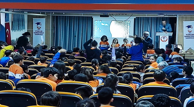 Aksaray'da gençlerle icat çıkarmayı öğreniyor