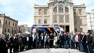 AKSARAY CUMHURBAŞKANININ VE ONUN YOL ARKADAŞLARININ YANINDA 